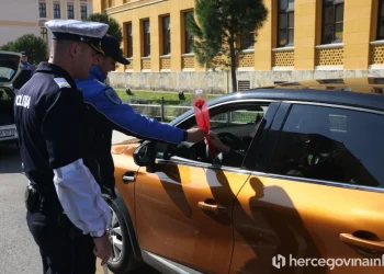 Policija u Mostaru zaustavljala samo vozačice: Umjesto kazni dobile cvijeće