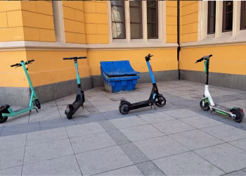 Mostar: Pješakinju udario romobilom pa pobjegao