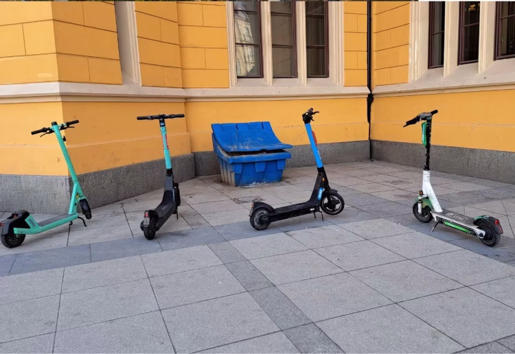 Mostar: Pješakinju udario romobilom pa pobjegao