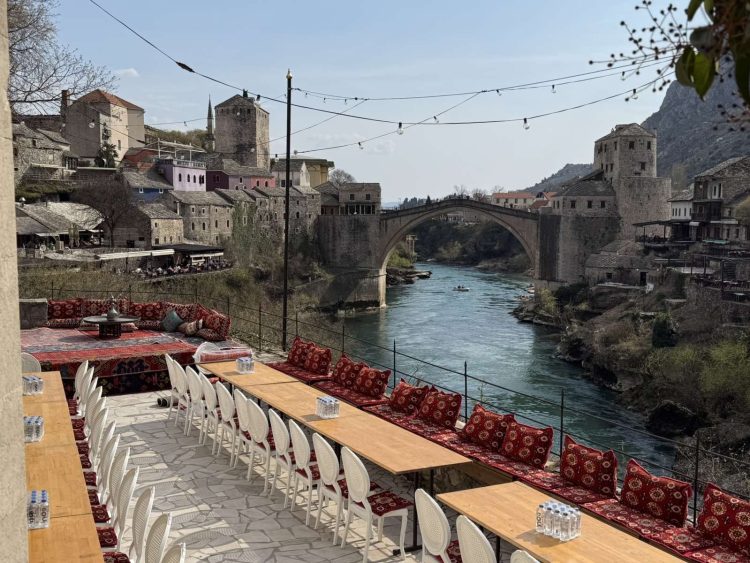 Pogledajte kako će izgledati večerašnji zajednički iftar na otvorenom u Mostaru