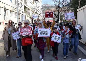 Mostar: Protestna šetnja pod nazivom ” Mostarke ne šute”