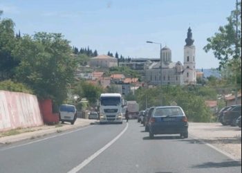 Kvar na kamionu stvorio velike gužve na magistralnoj cesti M-17