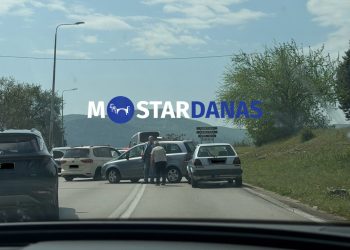 Velike gužve na ulazu u Mostar: Nesreća i utrka paralizovali saobraćaj