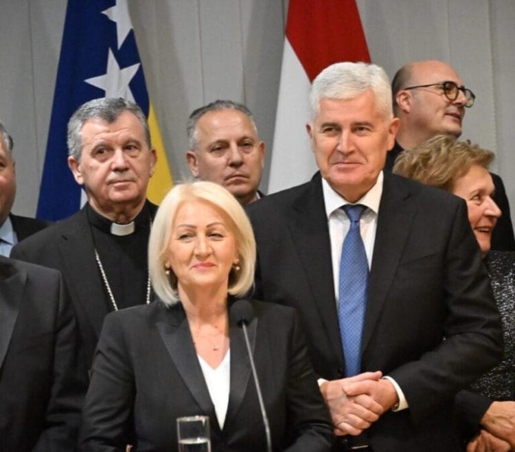 Procurilo iz Čovićevih redova: Borjana Krišto Draganu Čoviću nije oprostila prevaru, sada traži…