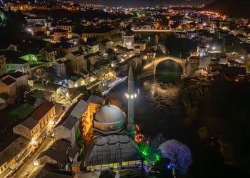 Zapanjujući noćni kadrovi Mostara iz zraka