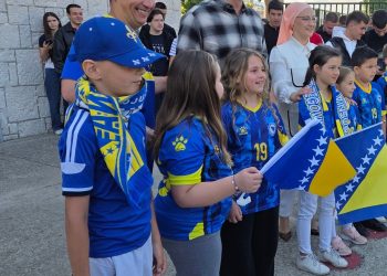 Selektor Sergej Barbarez posjetio VI osnovnu školu u Mostaru