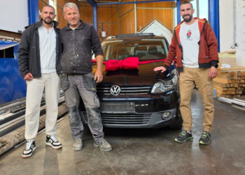 Firma iz Hercegovine zaposleniku poklonila automobil: “Ljudi su naša najveća vrijednost”