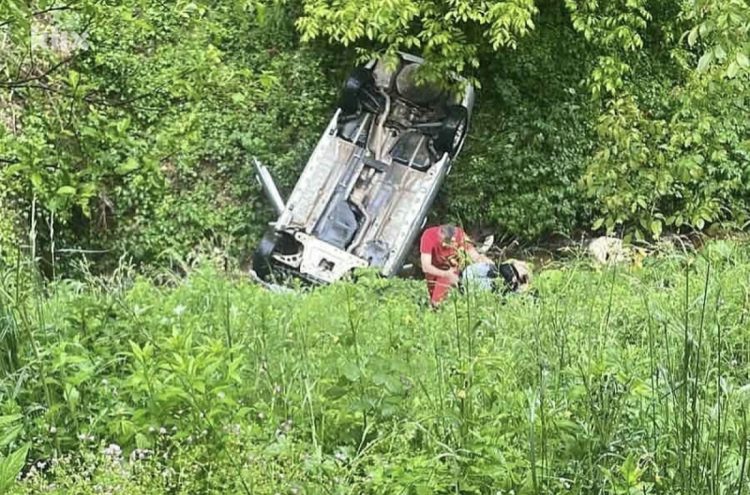 Hercegovina: Automobil sletio s ceste, dvije žene zadobile povrede