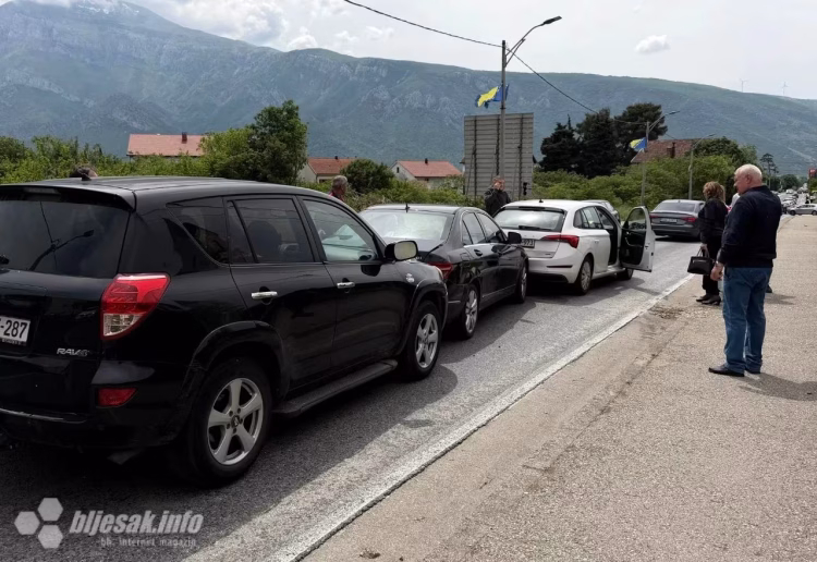 Saobraćajna nesreća na sjeveru Mostara: Lančani sudar Škode, Mercedesa i Toyote na M-17