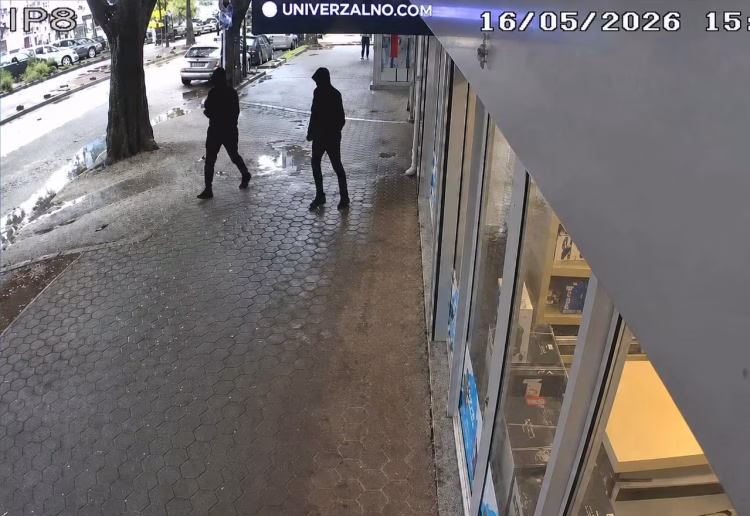 Uzeli 1.000 KM iz izgubljenog novčanika u centru Mostara, snimila ih kamera