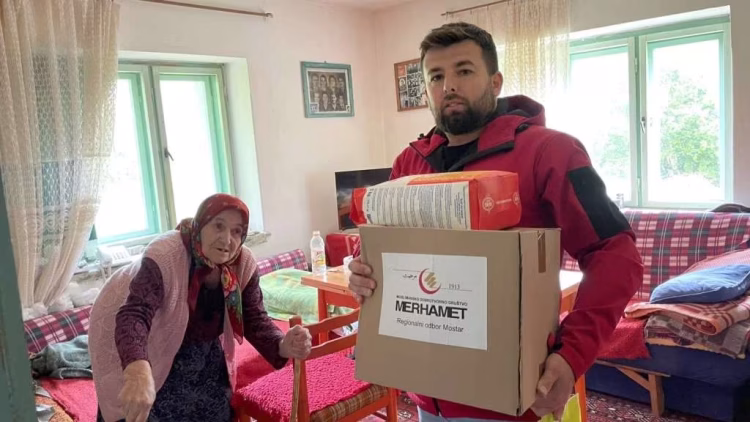 Merhamet Mostar podijelio 850 paketa pomoći širom Hercegovine