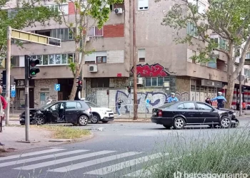 Teža saobraćajna nesreća na raskrsnici u Mostaru