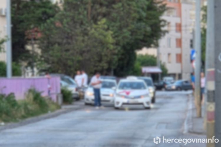Taxi vozilo udarilo pješaka u Mostaru