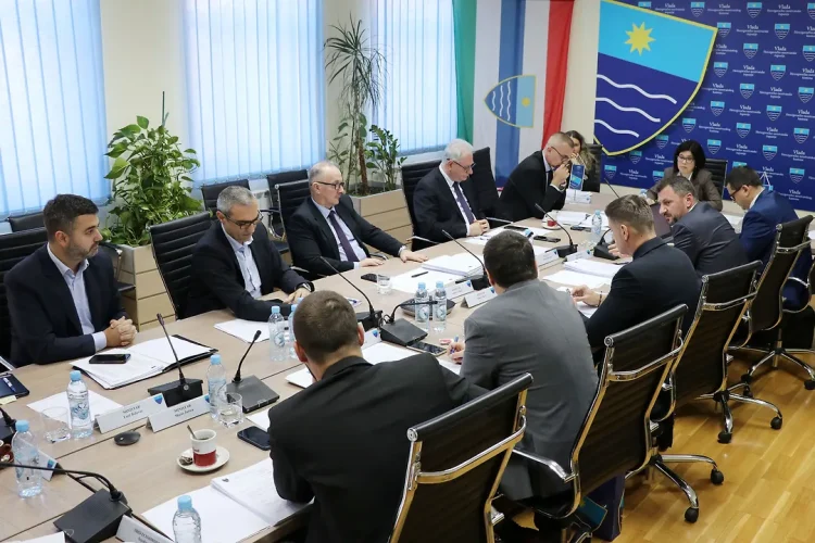 Vlada HNK: 4,3 miliona KM za primarnu poljoprivrednu proizvodnju i 1,65 miliona KM za lokalne ceste