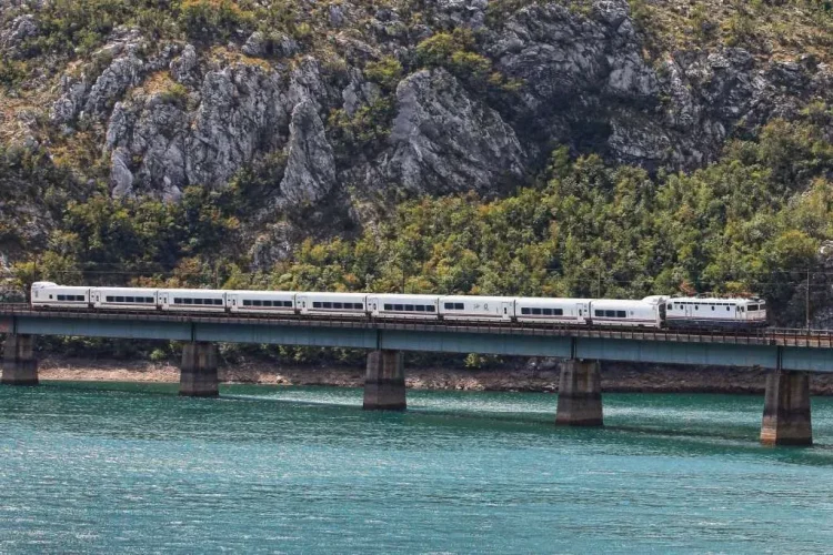Kraj gužvama i stajanju u vozu Sarajevo – Mostar? Željeznice FBiH uvode dodatne linije