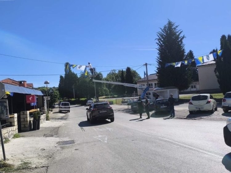 EP HZHB uz pomoć policije u Čapljini uklonila 150 zastava Bosne i Hercegovine