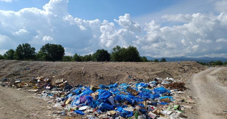 Čapljincima smeta mostarsko smeće: Nakon četiri kamiona otpada zbog nezadovoljstva građana zaustavljen daljnji prihvat
