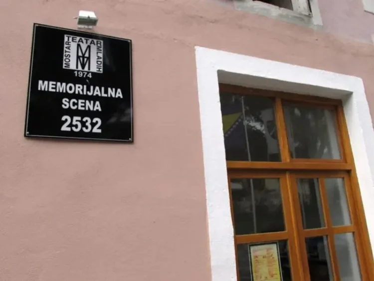Predstavom „Haos iza zavjese“ sutra počinju 40. Dani teatra mladih