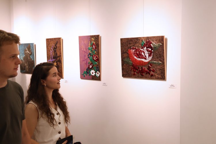 “Mostarsko ljeto 2026”: U Centru za kulturu Mostar upriličena izložba „Trag u bakru“