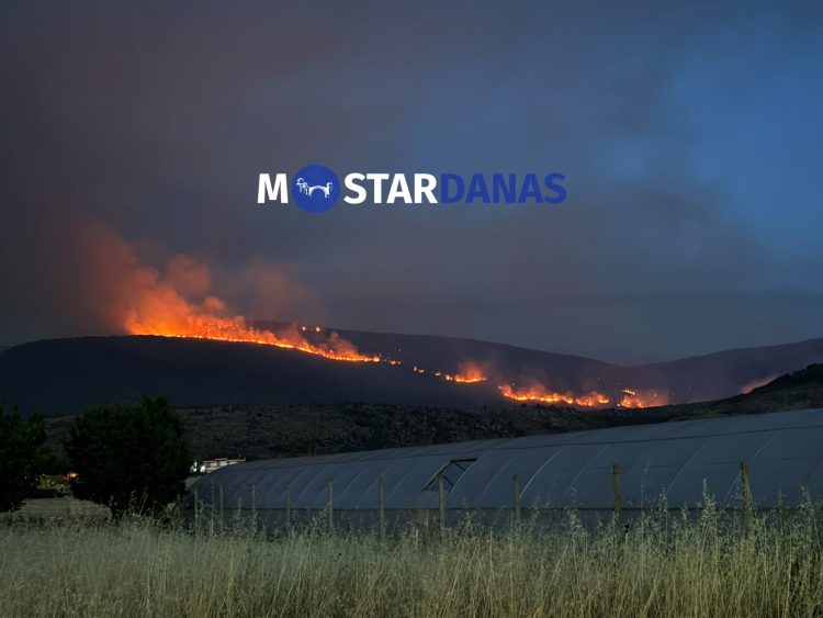 Požari i tokom noći na području Mostara: Vatrogasci imali niz intervencija, požar u Vranjevićima još aktivan