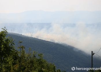 Požar iznad Vranjevića širi se prema Blagaju i Hodovu