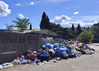 Neugodna ljetna razglednica iz Mostara: Smeće umjesto turističkih prizora
