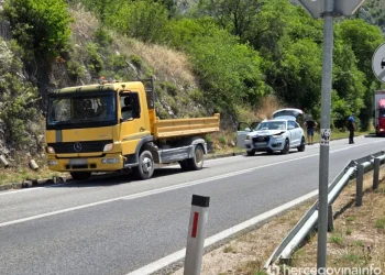 Sudar kamiona i automobila južno od Mostara
