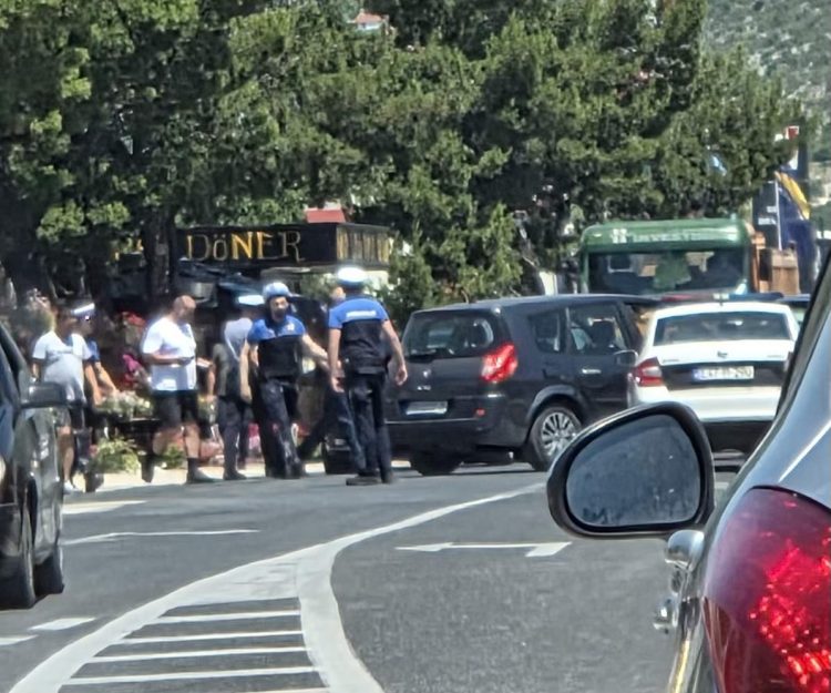 Nesreća u južnom dijelu Mostara: Formirane velike kolone u oba pravca