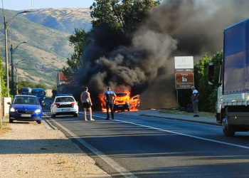 Zbog požara na automobilu obustavljen saobraćaj na M-17 u Potocima, formirane duge kolone