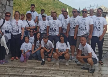 Jutros iz Mostara krenulo 47 učesnika Marša mira, odali počast šehidima i prisjetili se prijatelja koji je bio simbol ovog pohoda
