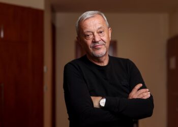 Emir Hadžihafizbegović u petak stiže u Mostar sa monodramom „Sve je do nas“
