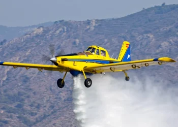 Air Tractor uključen u gašenje velikog požara na Rujištu, borba s vatrom i dalje traje