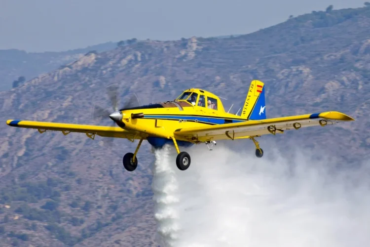 Air Tractor uključen u gašenje velikog požara na Rujištu, borba s vatrom i dalje traje