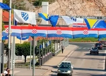 Grad Stolac pozvao udruženja i pojedince da uklone navijačke zastave