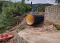 Cijevi velikog promjera u koritu rijeke Bunice izazvale zabrinutost mještana, od institucija zatraženi hitni odgovori