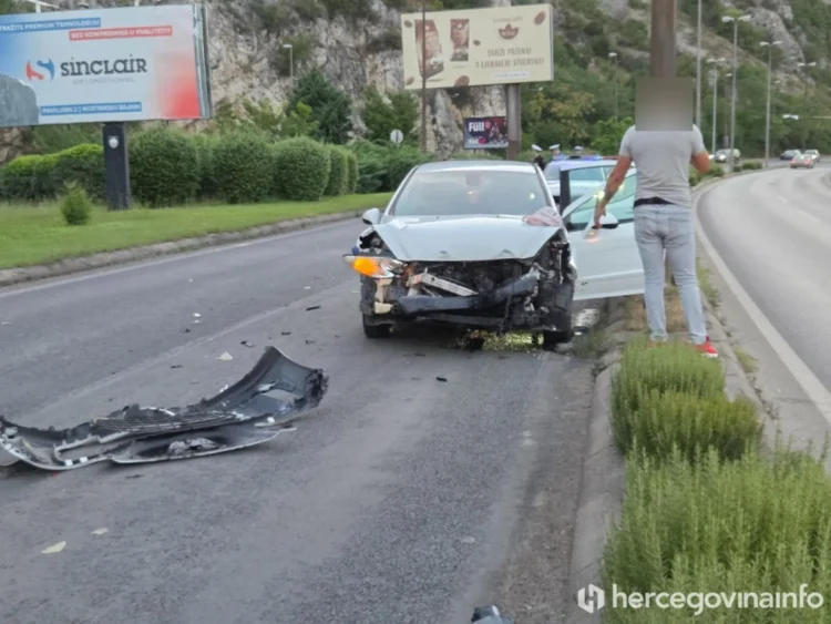 Dvije osobe povrijeđene u težoj saobraćajnoj nesreći u Mostaru, među njima i dijete