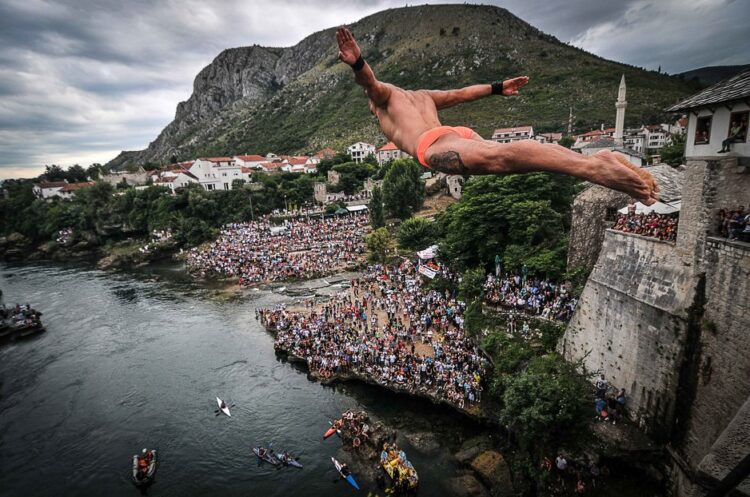 Mostar spreman za spektakl: U nedjelju tradicionalni skokovi sa Starog mosta