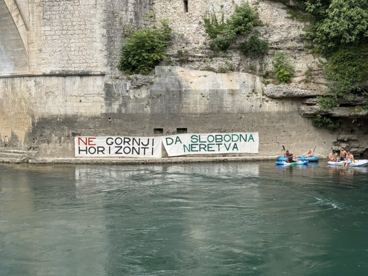 Sa Starog mosta apel za Neretvu: “Neka svaki skok sa Starog mosta podsjeti na vapaj ove jedinstvene rijeke”
