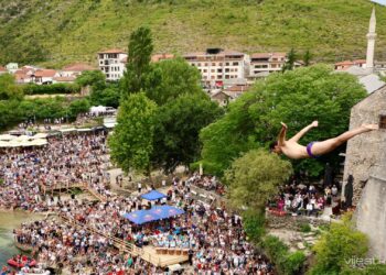 Igor Kazić i Evald Krnić pobjednici 460. skokova sa Starog mosta u Mostaru