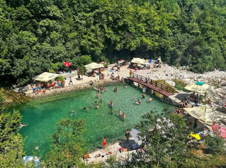 Drežnica ponovo domaćin spektakla: U nedjelju visinski skokovi u vodu na Stupini uz druženje i zabavu