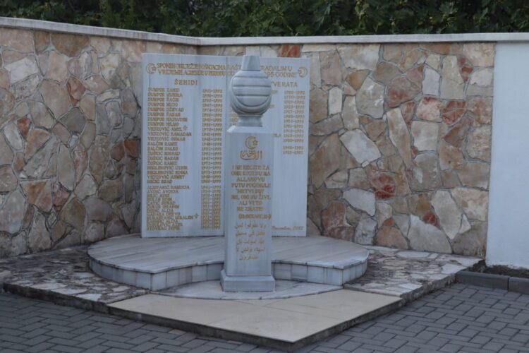 Obilježavanje 33. godišnjice zločina nad Bošnjacima Raštana