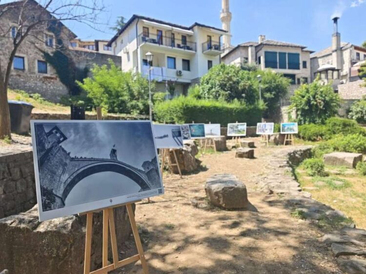 Izložba fotografija obilježila deset godina Red Bull Cliff Divinga u Mostaru