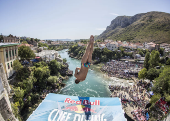 Constantin Popovici i Rhiannan Iffland pobjednici Red Bull Cliff Divinga u Mostaru