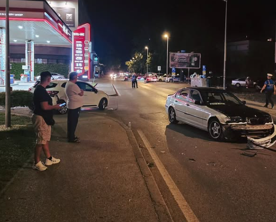 Teža saobraćajna nesreća u Mostaru, dvije osobe povrijeđene