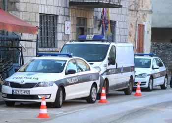 Hercegovina: Fizički napali policajce, psovali im “balijsku i četničku majku”, Tužilaštvo nije zatražilo pritvor