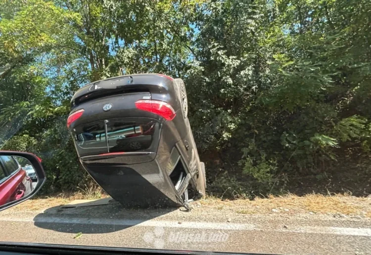 Hercegovina: Dvije osobe povrijeđene nakon prevrtanja vozila