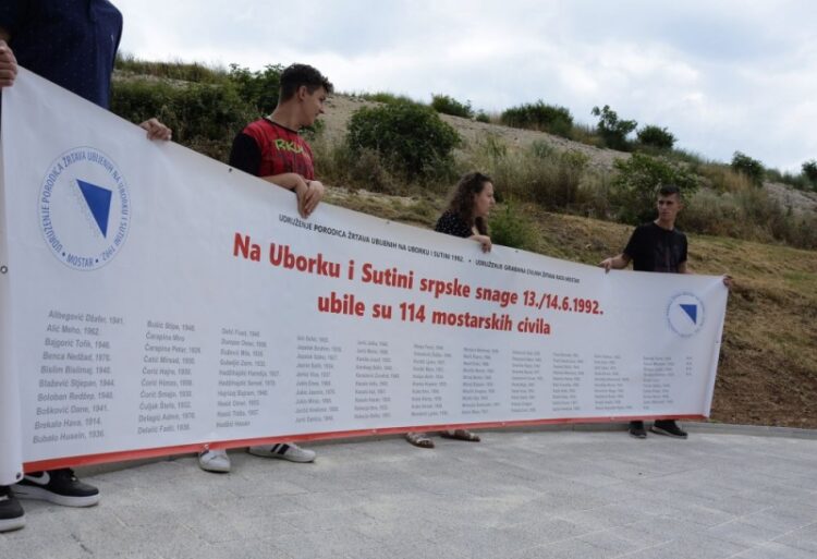 Porodice žrtava ubijenih na Uborku i Sutini: Mladić je umro, ali sjećanje na žrtve ostaje trajna opomena