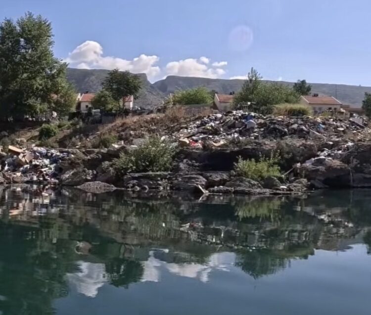 Neretva zatrpana otpadom: Snimci sa spusta otkrili alarmantno stanje na Bišće Polju